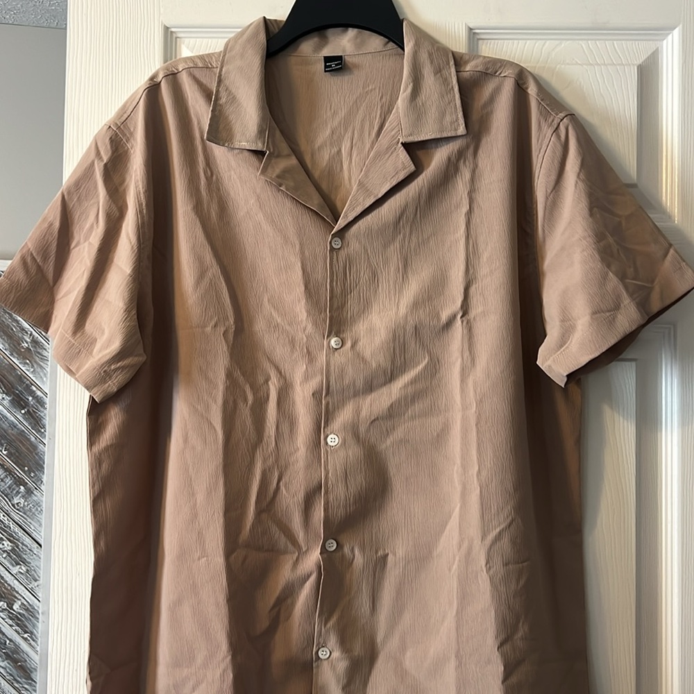 Men’s tan shirt